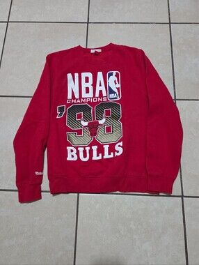 Chicago Bulls '98 NBA Champions Red Crewneck Sweatshirt Mitchell & Ness